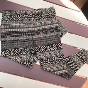 PINK REPUBLIC | XL tribal pattern leggings